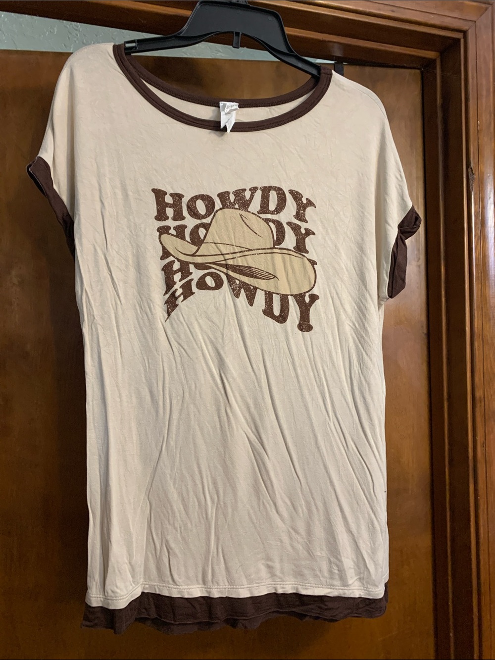 Women's Cream Ringer Tee with Brown 'Howdy' Graphic